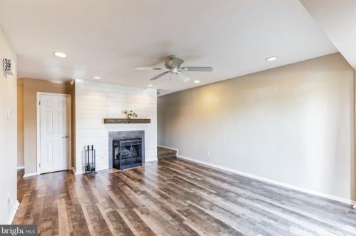 2156 Harbour Dr, Palmyra, NJ 08065-1124