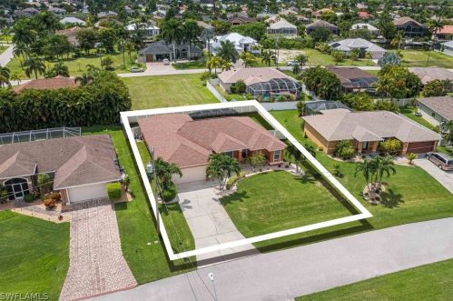 2550 26th Ave, Cape Coral, FL 33904-3320