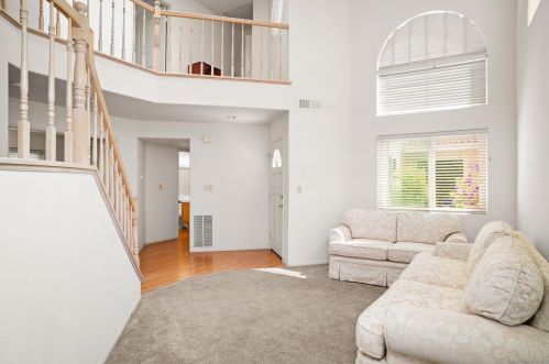 2029 San Remo Dr, Oceanside, CA 92056-3281