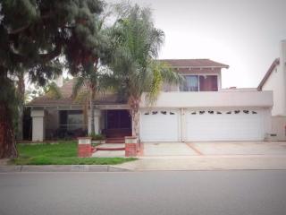 12942 Oak Crest St, Artesia, CA 90703-1233