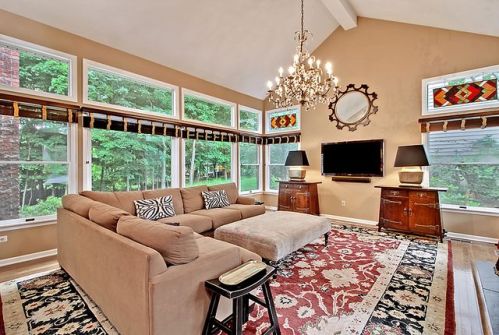 22 Gatehouse Rd, Bedminster, NJ 07921-1860