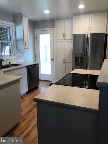 121 Grn St, Camp Hill PA  17011-6552 exterior