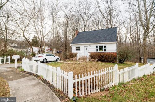 13402 Pinetree Dr, Woodbridge, VA 22191-1824