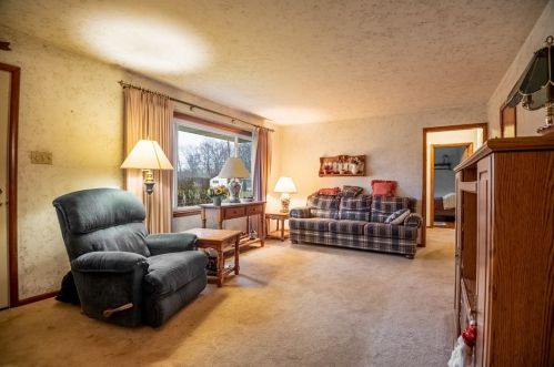 780 Donna Dr, Hermitage PA  16148-2938 exterior