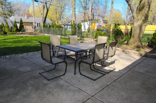 4946 Dean Rd, Milwaukee WI  53223-3124 exterior