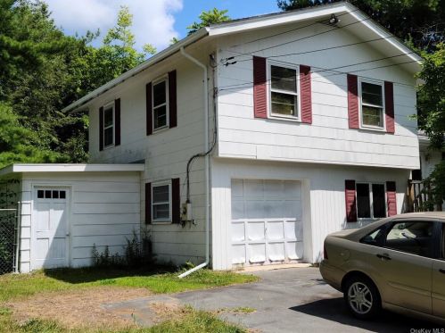 27 Edward Ave, Monticello, NY 12701-2532