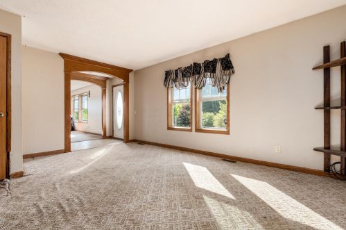 7598 Nosetine Rd, Roseville, OH 43777-9768