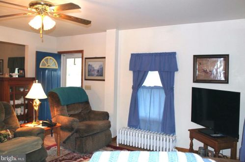 584 Main St, Barneytown PA  17052-9456 exterior