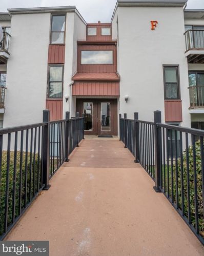 301 Byberry Rd, Philadelphia PA 19116-1947 exterior