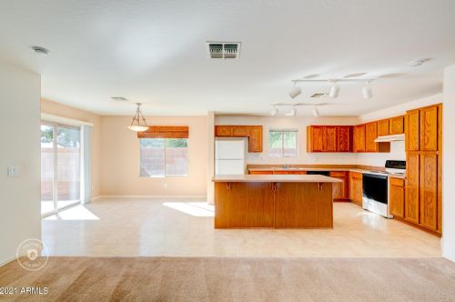 10809 Flanagan St, Avondale, AZ 85323-8495