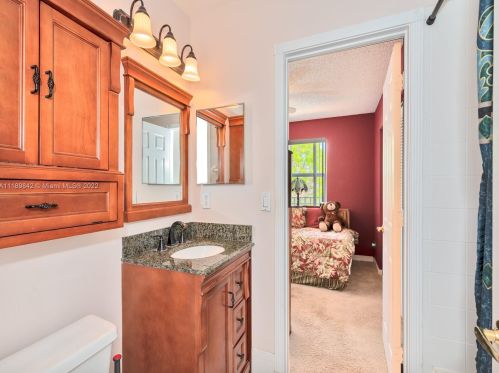 348 107th Ave, Hollywood FL  33026-4068 exterior