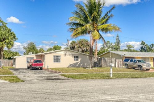 6227 Fairgreen Rd, West Palm Beach, FL 33417-5460