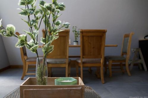 1 Clifton St, Lyme CT  06371-2024 exterior