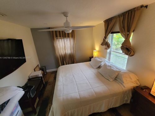264 Todd Ave, Fort Pierce FL  34983-3137 exterior
