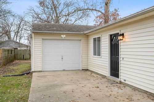 12105 4th Ave, Cincinnati, OH 45249-1153