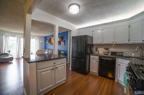 866 Juniper Way, Mahwah NJ  07430-3460 exterior