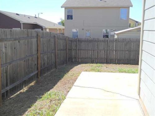 7505 Elk Pass Dr, Austin TX  78744-1762 exterior