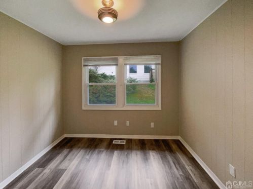 21 Morningside Dr, Old Bridge NJ  08857-2713 exterior