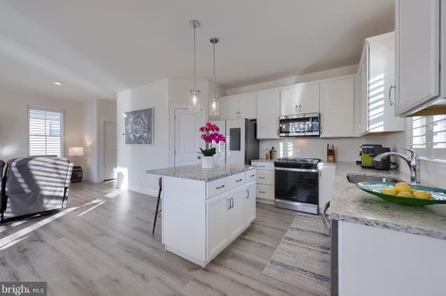 710 Hornblende Ave, Kennett Sq PA  19348-3638 exterior