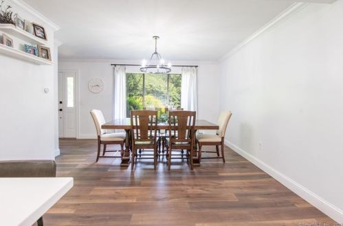 29 Carriage House Dr, Danbury CT  06810-8206 exterior