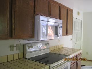 2616 Hidden Valley Ln, Fairfield CA  94558-4309 exterior