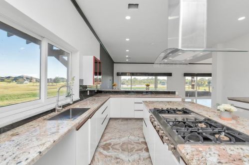 703 Leaning Oak Trl, Richmond TX  77406-4653 exterior