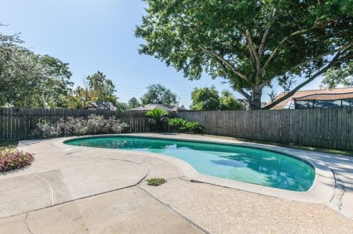 6726 Grant Dr, Richmond TX  77469-5953 exterior