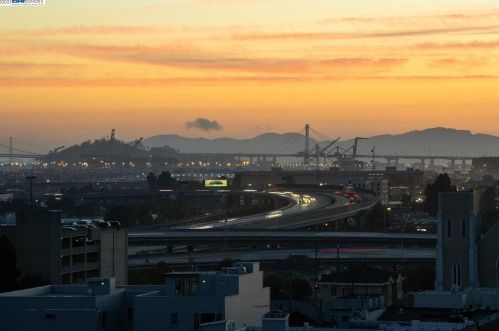 801 Franklin St, Oakland CA 94607-4252 exterior