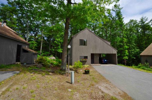 111 Coburn Woods, Nashua, NH 03063-2855