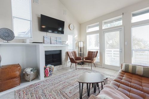 25314 Intrepid Ln, Galveston TX  77554-6612 exterior