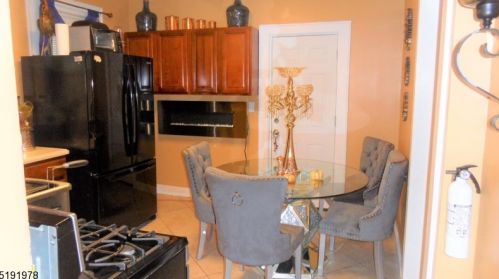 35 Oak Ave, Irvington NJ 07111-3851 exterior