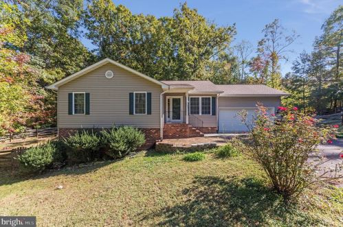 302 Land Or Dr, Ruther Glen VA  22546-1241 exterior