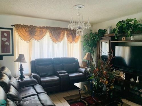 4898 Orleans Ct, West Palm Beach, FL 33415-8859