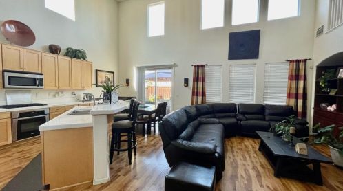 345 Scrub Oak Dr, Lathrop CA  95330-8689 exterior