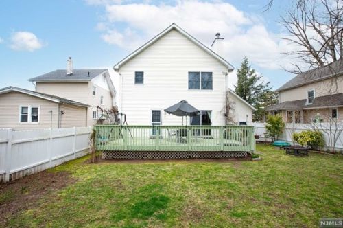 570 Oak Ave, Maywood, NJ 07607-1512