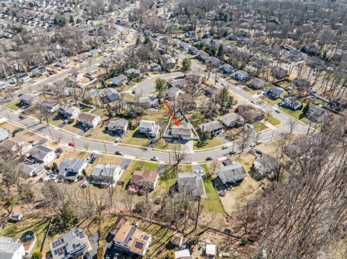 14 Albemarle Rd, East Brunswick NJ  08816-4213 exterior