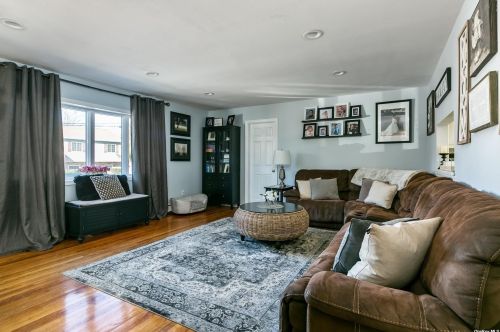 15 Macon St, North Lindenhurst NY  11757-3436 exterior