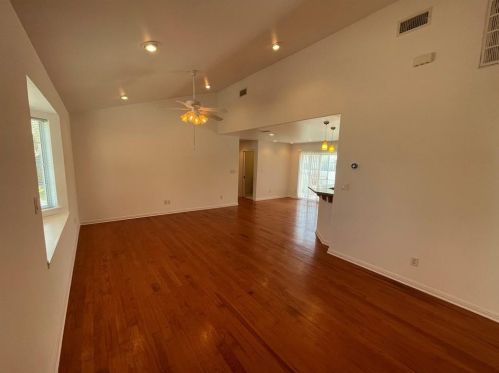 209 Ash St, Creedmoor, TX 78610-3049