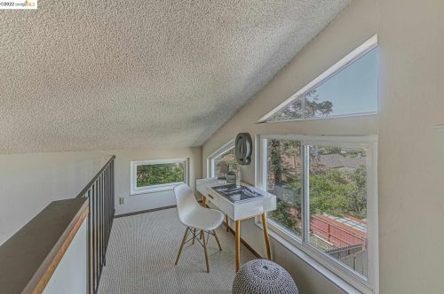 25739 Spring Dr, Hayward CA 94542-1927 exterior