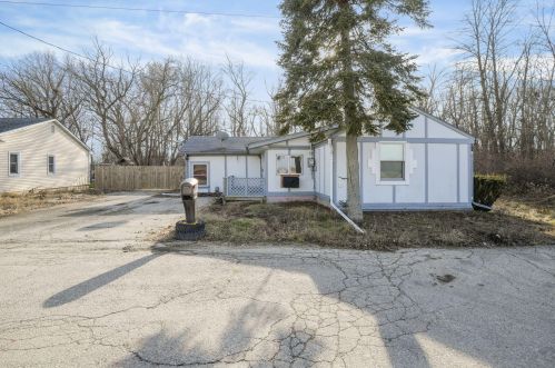 28921 Sunrise Ln, Waterford, WI 53185-1713