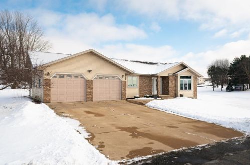 101 Bergum St, Westby, WI 54667-1203