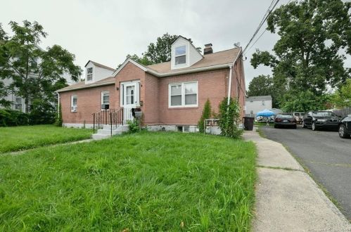 15 Marmon St, New Britain, CT 06053-3560