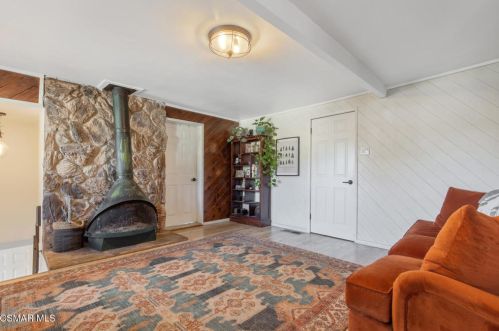 1268 Black Canyon Rd, Simi Valley CA 93063-4609 exterior