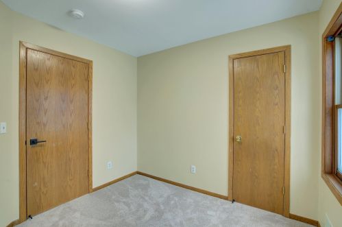 900 89th St, Minneapolis MN 55425-1971 exterior