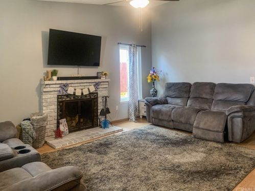 242 White Oak Rd, Lake Elsinore CA  92530-5181 exterior