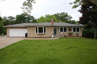 21560 280th Ave, Le Claire, IA 52753-9775