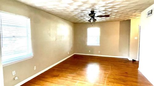 902 Sequoia Dr, Lancaster, TX 75146-2232