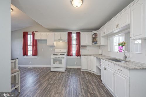 200 Delsea Dr, West Deptford NJ  08093-1221 exterior