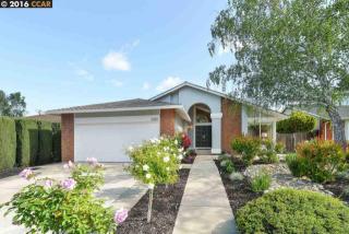 5025 Saint Garrett Ct, Concord CA  94521-3619 exterior
