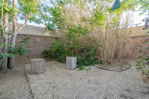 2018 Lingard St, Lancaster CA 93536-1405 exterior